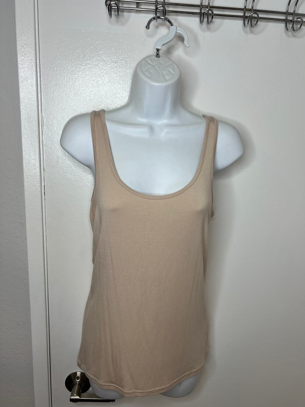 Hinge Women's Scoop Neck Tank Top Beige ~ Size L